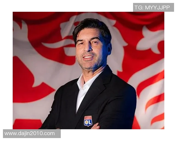 法甲风波前AC米兰主帅丰塞卡因怒顶裁判遭禁赛9个月并面临里昂内部惩罚