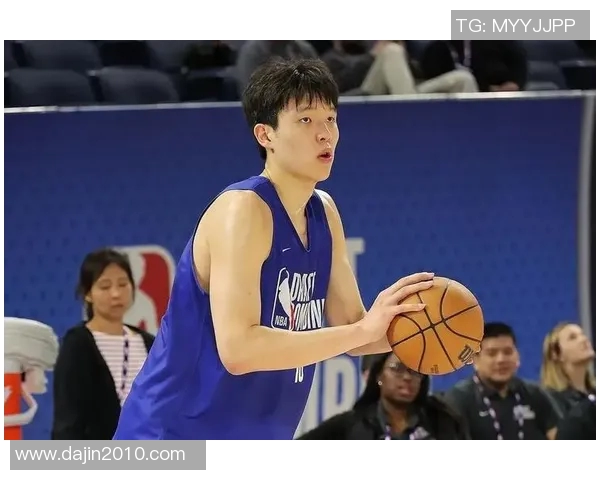 杨瀚森在最新NBADraft模拟选秀中被76人以第35顺位选中引发关注